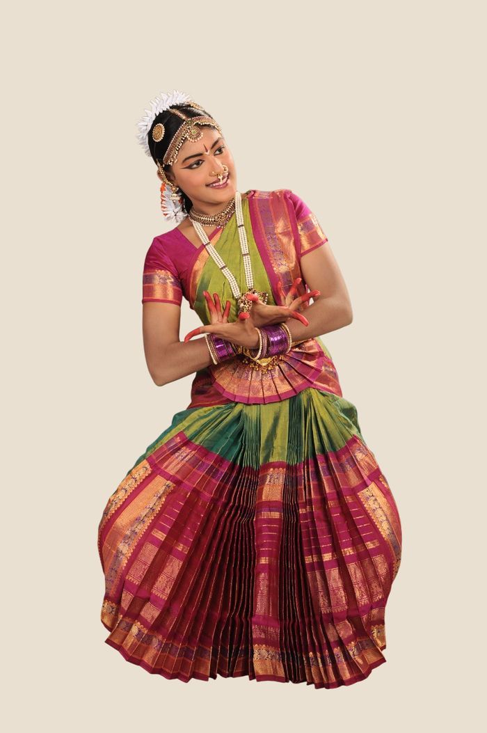 Smt. Soundharya in a Bharatanatyam pose